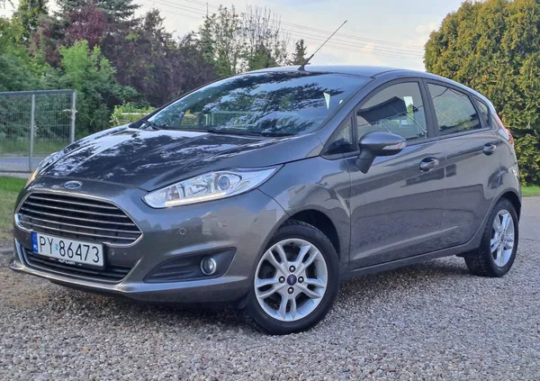 kujawsko-pomorskie Ford Fiesta cena 27900 przebieg: 129488, rok produkcji 2015 z Poznań